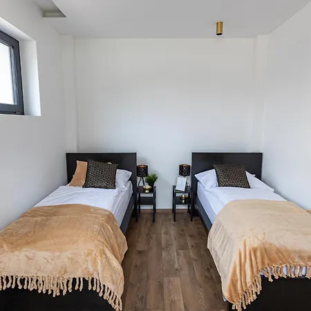 Villa Porte With Pool And Jacuzzi Balatonalmadi