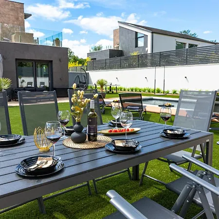 Porte - Private Pool And Jacuzzi Βίλα *