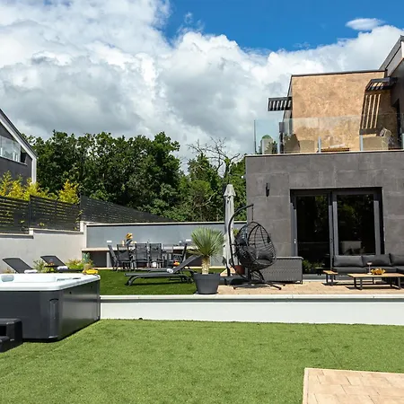 Porta - Private Pool And Jacuzzi Willa Balatonalmádi