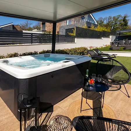 Porta - Private Pool And Jacuzzi I Balatonalmádi