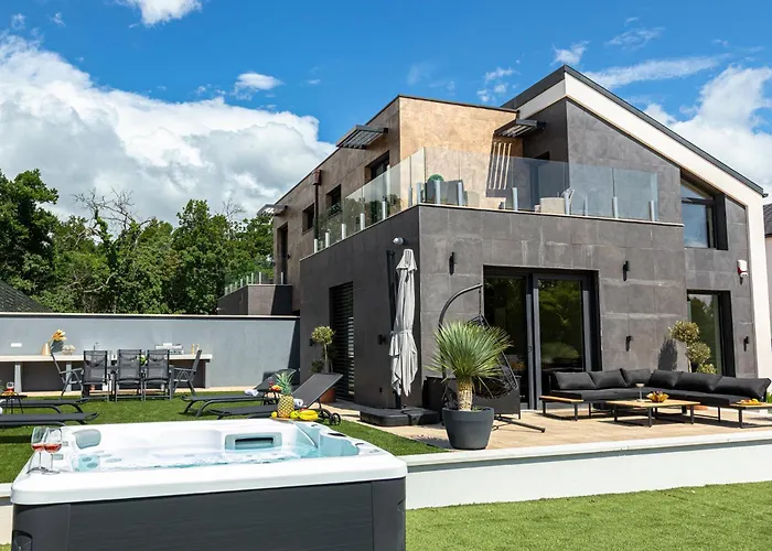 Willa Porta - Private Pool And Jacuzzi