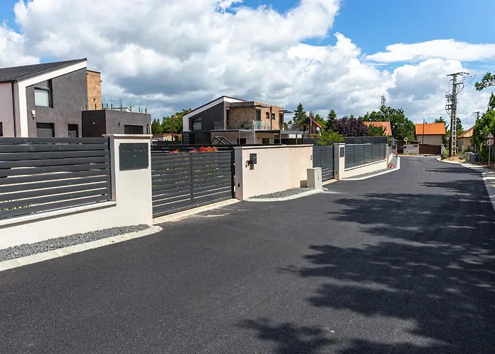 Villa Porta - Private Pool And Jacuzzi Balatonalmadi