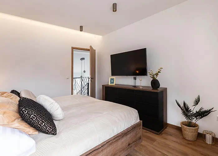 Porta - Private Pool And Jacuzzi Villa Balatonalmadi