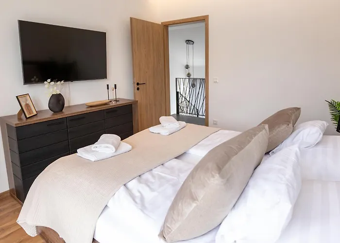 Villa Porta - Private Pool And Jacuzzi Balatonalmadi