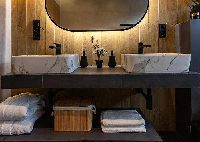 Porta - Private Pool And Jacuzzi Balatonalmádi